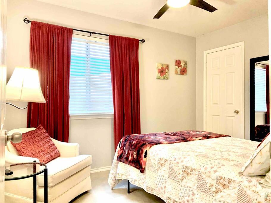 Modern Updates - Great Location - King Bed- Bmt San Antonio Exterior photo